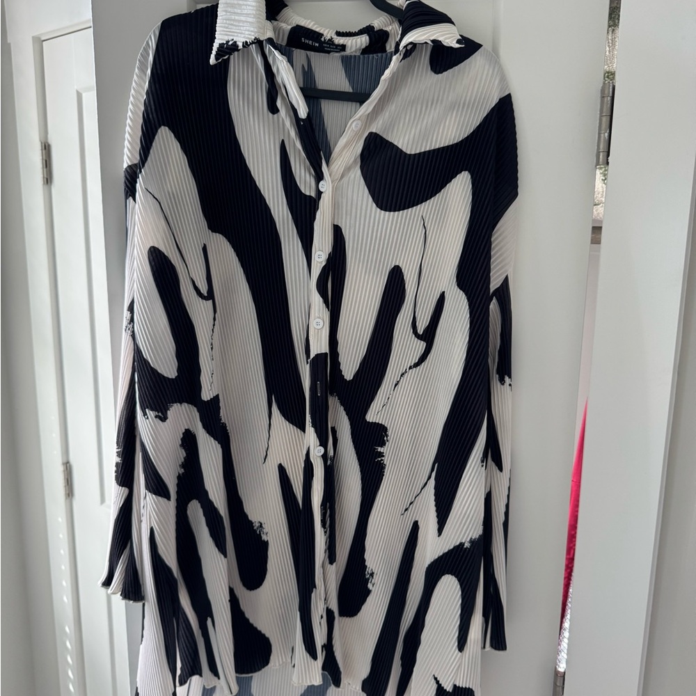 SHEIN Monochrome Abstract Patterned Dress